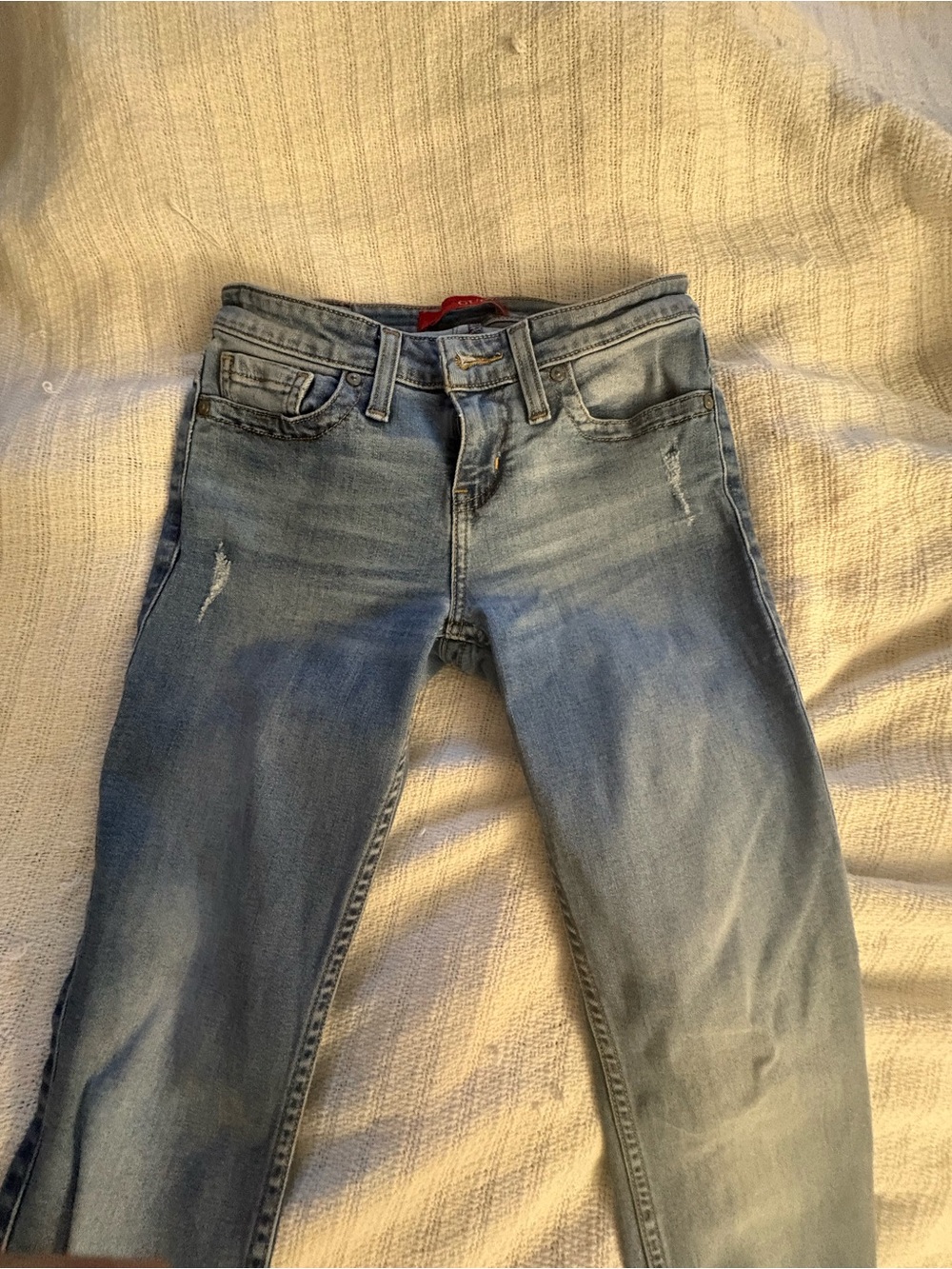 Pre luv- 25 inch Guess Women’s Light Blue super Slim Jeans